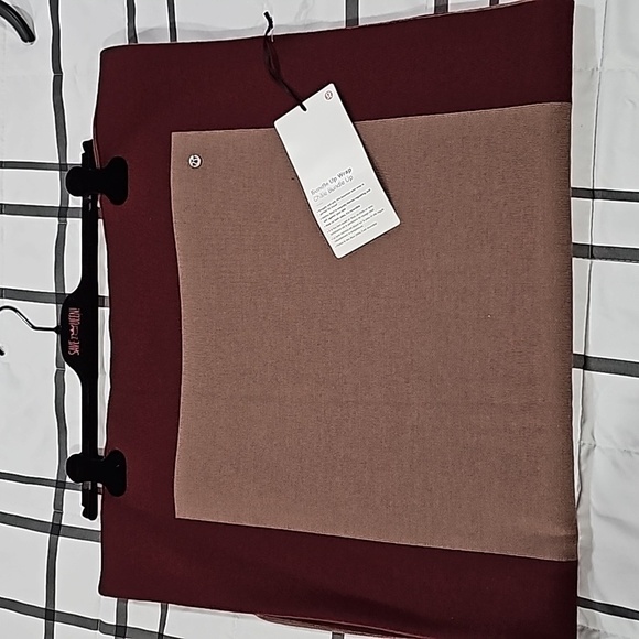 * NWT Lululemon Bundle Up Wrap Spanish Oak / Savannah, One Size - Picture 2 of 10